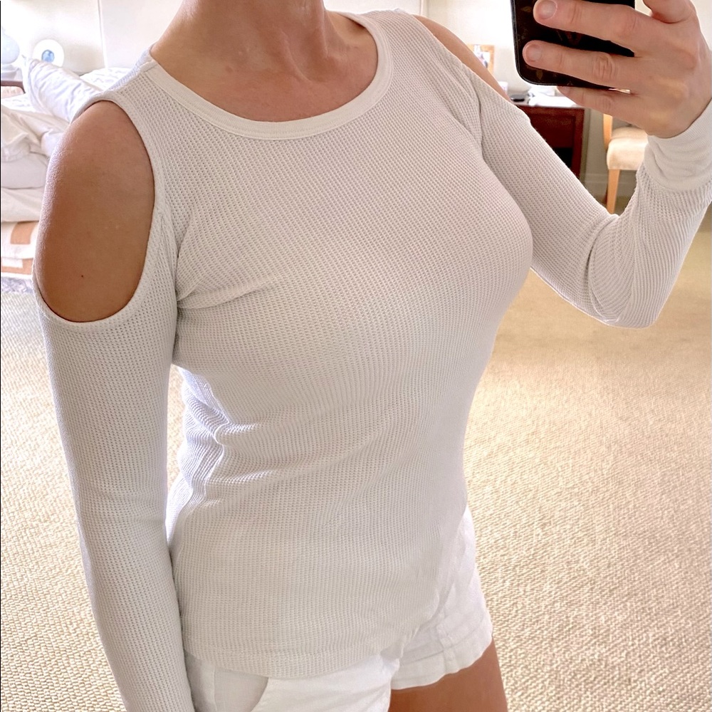 Splendid cold shoulder thermal top XS